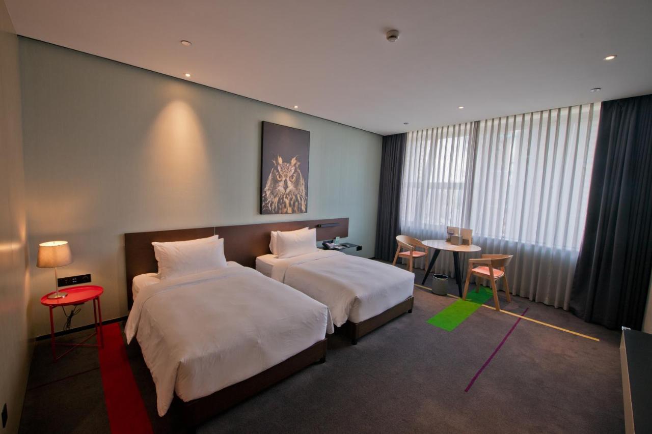 Howard Johnson Plaza Ningbo Exterior foto